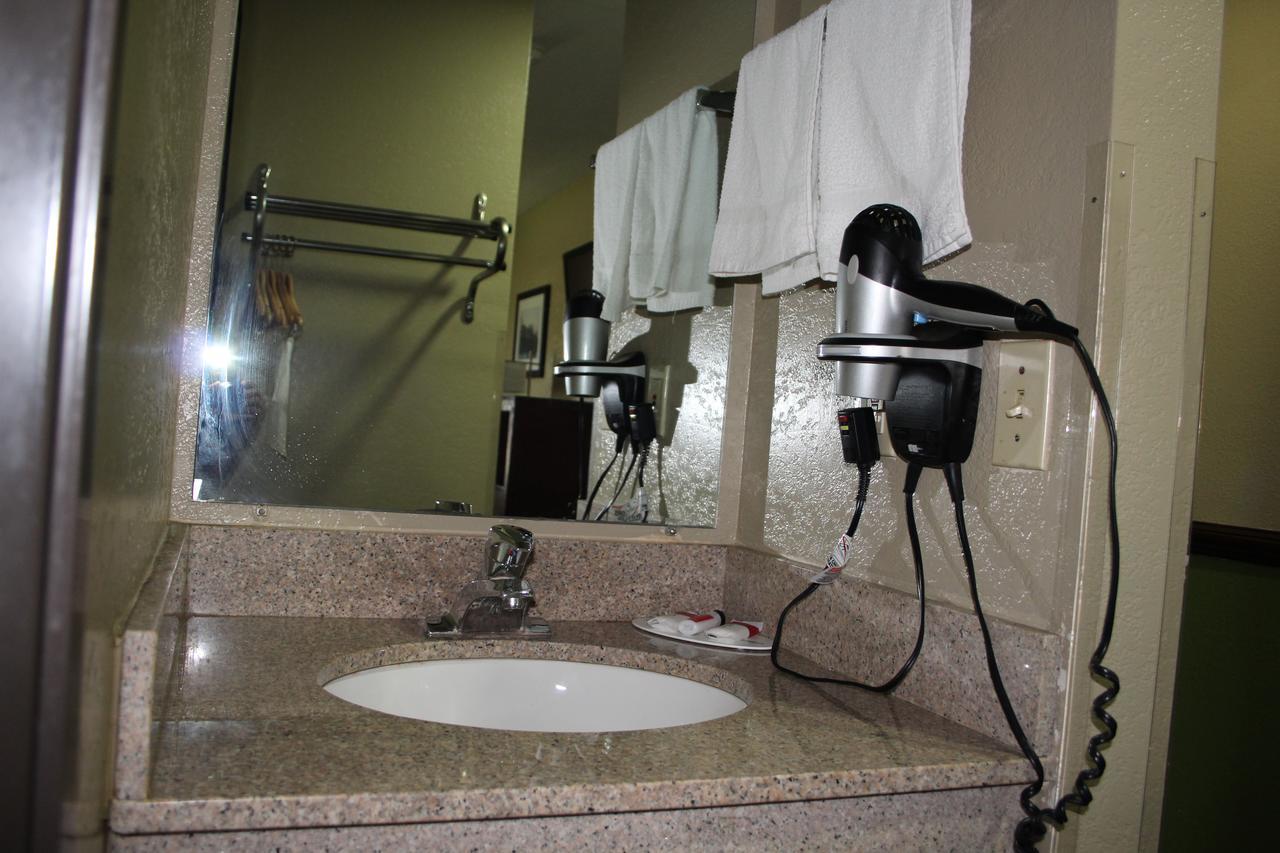 Super 8 By Wyndham Shepherdsville - Louisville South I65 Экстерьер фото